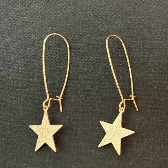 Elegant Gold Jewelry Set - 3 Earrings, Set of 3 Rings, and Necklace! -NWT - Picture 4 of 7